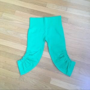 Lululemon In The Flow Crop Sz 4 Green Bean